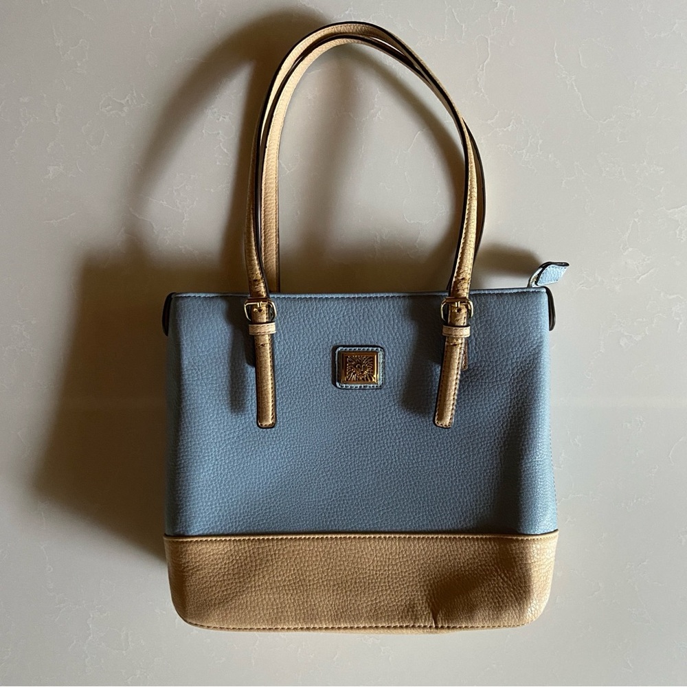 Anne Klein Blue and Tan Purse with top zip closure and polka dot lining